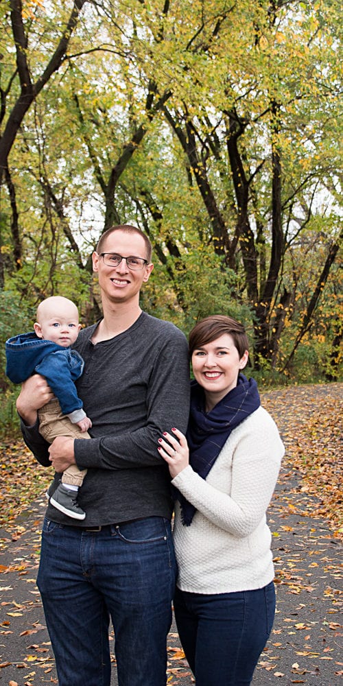 Family Photo by Pella Iowa photographer Creating Memories Photography