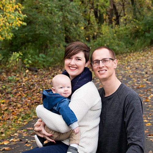 Family Photo by Pella Iowa photographer Creating Memories Photography