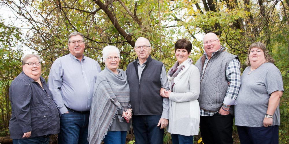 Family Photo by Pella Iowa photographer Creating Memories Photography